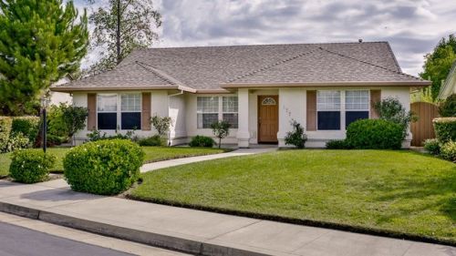 127 Franciscan Trl, Redding, CA 96003-8268