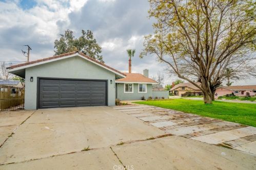 22235 Mavis St, Colton, CA 92313-5628