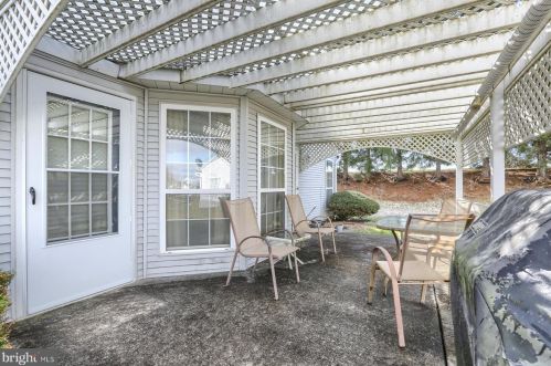 5 Thornhill Ct, Carlisle PA  17015-7669 exterior