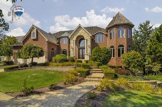 103 Settlers Dr, Naperville, IL 60565-5438