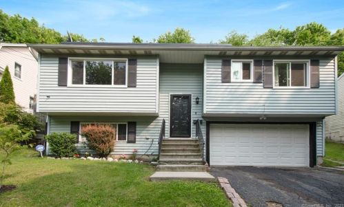 266 Lakeview Ave, Waterbury, CT 06705-2132