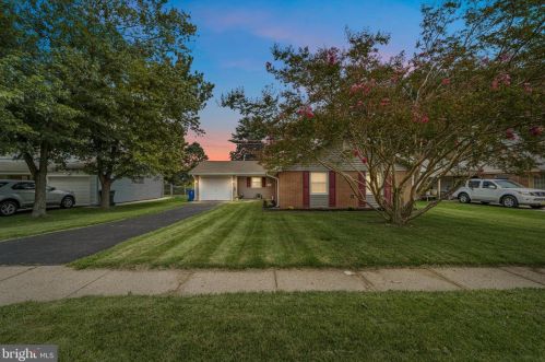 53 Montclair Ln, Willingboro, NJ 08046-2801