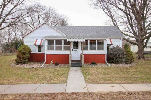113 Market St, Emden, IL 62635-6415