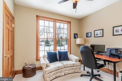 5 Linden Dr, Carlisle PA 17015-6906 exterior