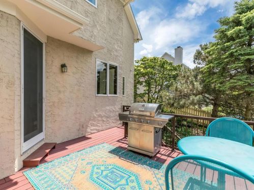 3817 Bridgewater Dr, Saint Paul MN  55123-2526 exterior