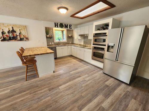 39 Ripley Ln, Milton, NH 03851-4759