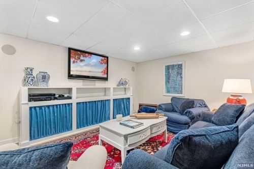 4 Morgan Ct, Dover NJ  07869-1445 exterior