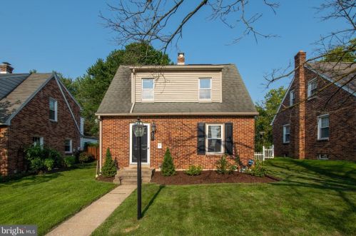 989 Midland Ave, York, PA 17403-2935