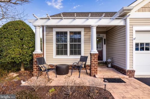 8398 Gingerspice Pl, Lorton, VA 22079-5695