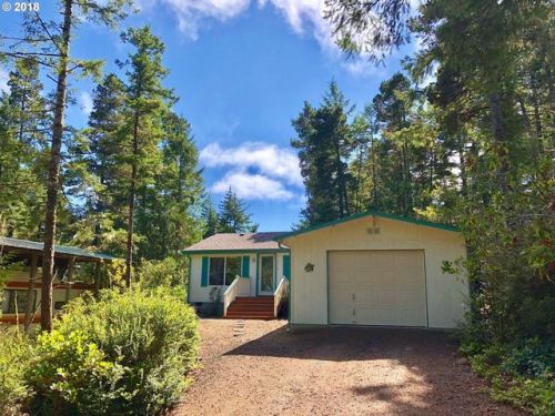 90 Outer Dr, Florence, OR 97439-9789