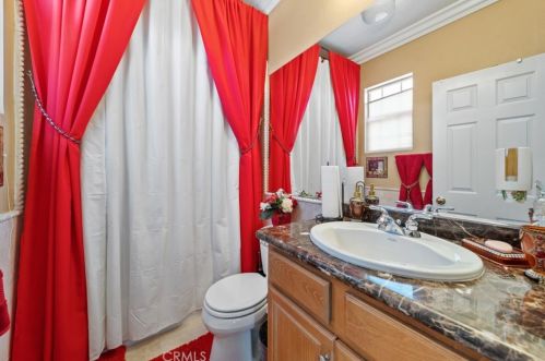 11364 Pondhurst Way, Riverside CA  92505-3471 exterior