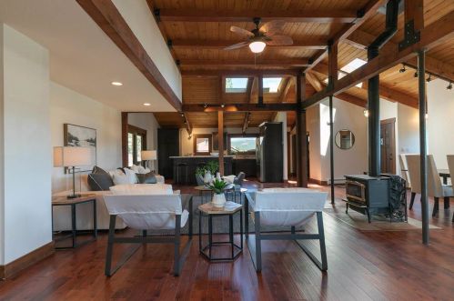 12116 Highland Ave, Truckee CA  96161-1719 exterior