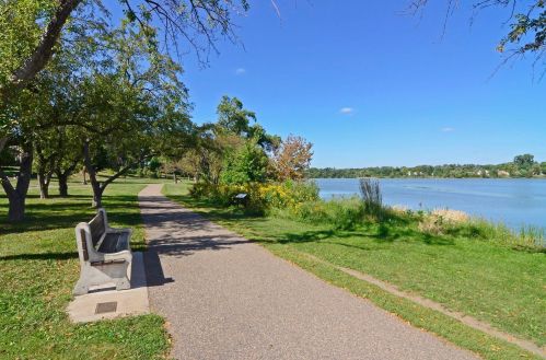 879 Hoyt Ave, Saint Paul MN  55106-1042 exterior