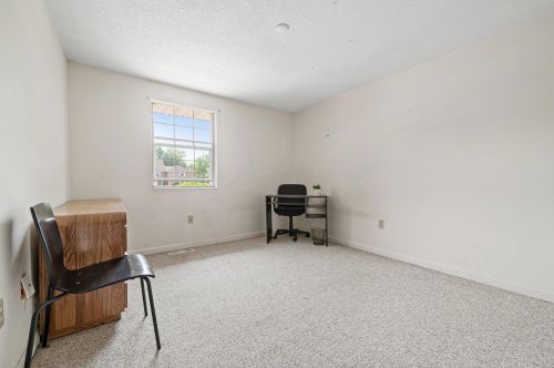 407 Elmwood Dr, Hudson NH  03051-3242 exterior