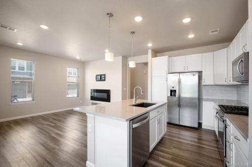 14665 Belleview Dr, Aurora CO 80015-4157 exterior