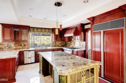1958 Calafia St, Glendale CA  91208-2306 exterior