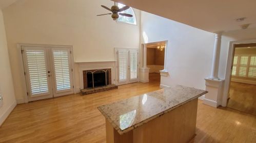 2442 Kings Ct, Atlanta GA  30345-2120 exterior