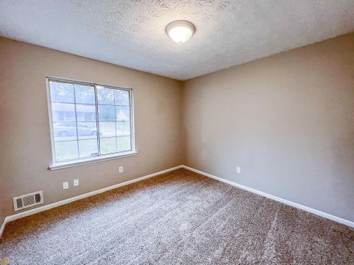 3267 Creekwood Dr, Rex GA 30273-2117 exterior