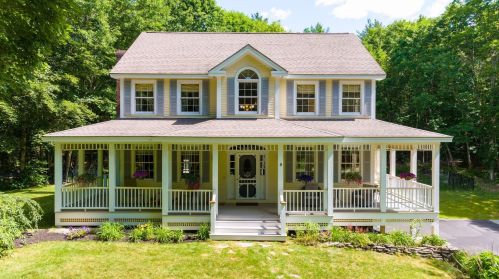 5 Cherry Ln, Dover, NH 03823-7525