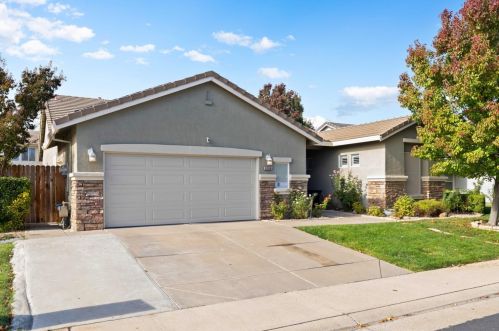 9296 Salmon Creek Dr, Elk Grove, CA 95624-4092