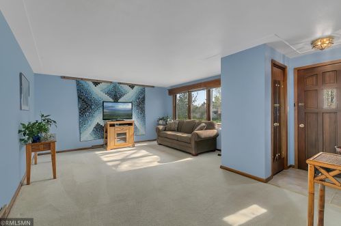 1061 Borgert Ave, Saint Cloud, MN 56303-2525