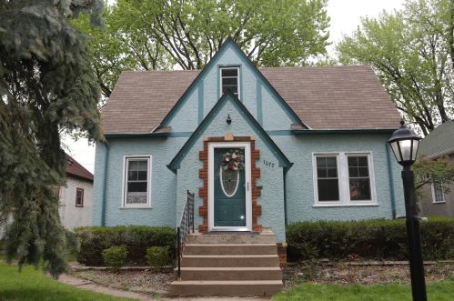 1679 Charles Ave, Saint Paul MN  55104-2227 exterior