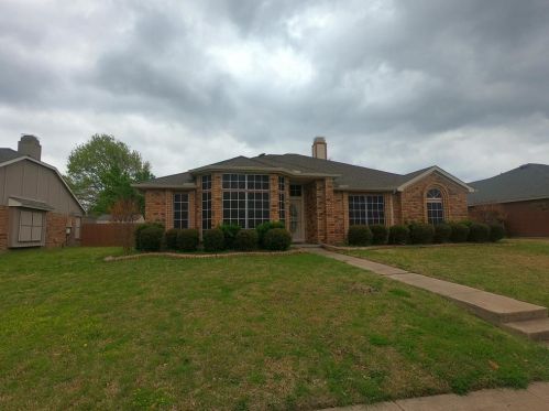 2630 Kimberly Dr, Garland TX  75040-8710 exterior