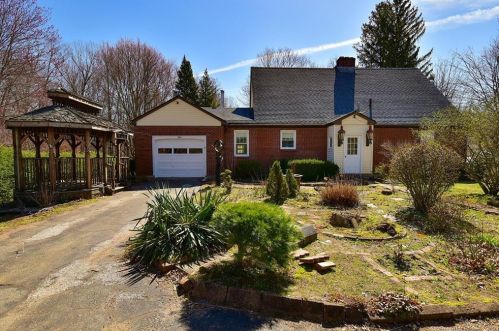 346 Long Hill Rd, Wapping, CT 06074-4217