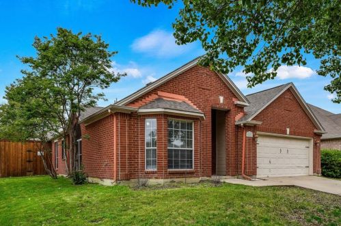 4601 Parkview Ln, Fort Worth TX  76182-4637 exterior