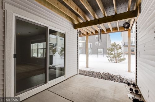 9169 Compass Pointe Rd, Saint Paul MN  55129 exterior