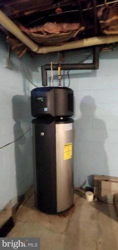 2608 Beechwood Rd, Lancaster PA  17601-4802 exterior