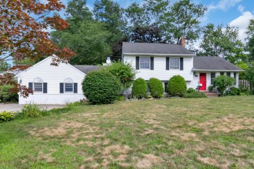 64 Pedee Pl, Middletown, NJ 07748-2319