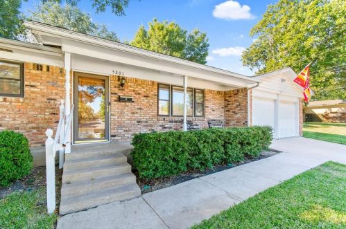5201 Winifred Dr, Fort Worth, TX 76133-2613