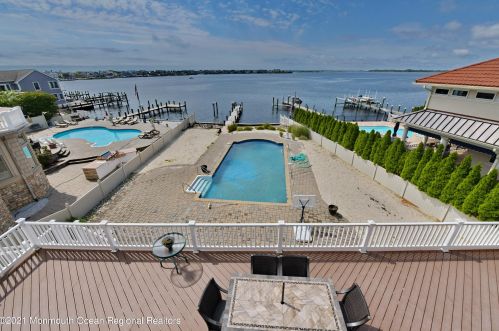 1714 Bay Point Pl, Point Pleasant Beach, NJ 08742-5215