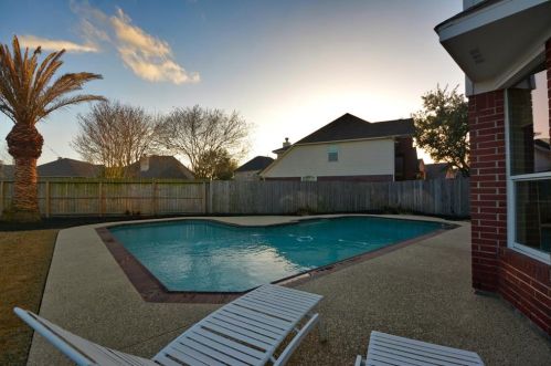 1917 Everglades Dr, Deer Park, TX 77536-6394