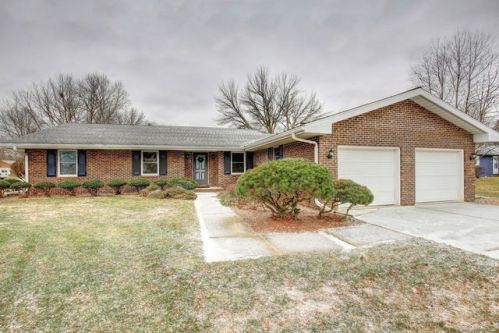 311 Arbours Dr, Savoy, IL 61874-9751