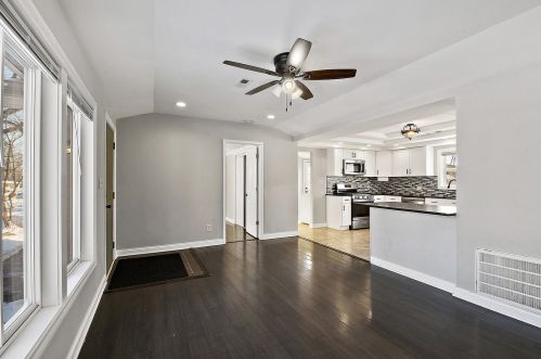 803 Windsor Ave, Crete IL  60417-3940 exterior