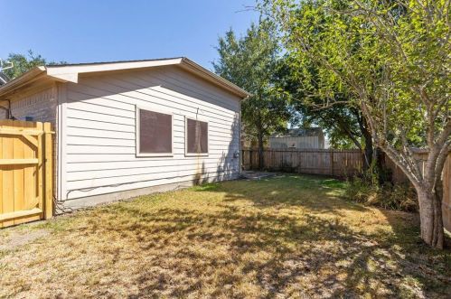 1230 Gibbons Ct, Richmond TX 77471-2485 exterior