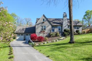 210 Nicklin Dr, Chattanooga, TN 37421-3925