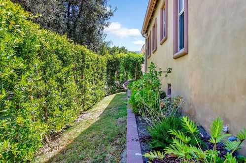 1755 Glenwood Rd, Glendale CA  91201-1543 exterior