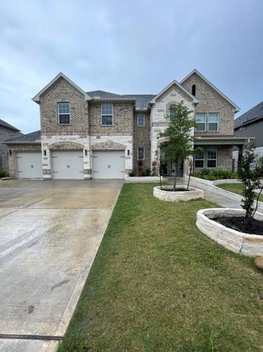 407 Round Lake Dr, Richmond TX  77469 exterior