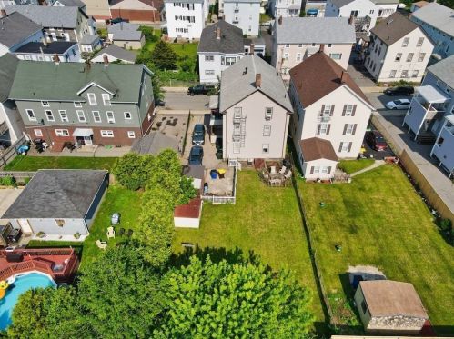 33 Morton St, Fall River MA 02720-2860 exterior