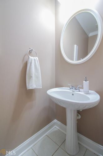 42 Helen Ln, Stockbridge GA 30281-6040 exterior