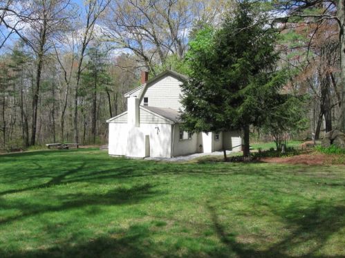 28 Hollywood Ter, North Reading MA 01864-1155 exterior