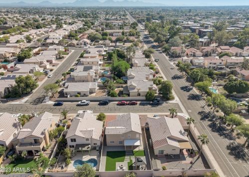 17806 13 Pl, Phoenix AZ 85014-1119 exterior