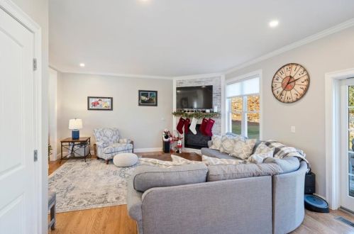 106 Gregory Dr, Seekonk MA  02771-4308 exterior