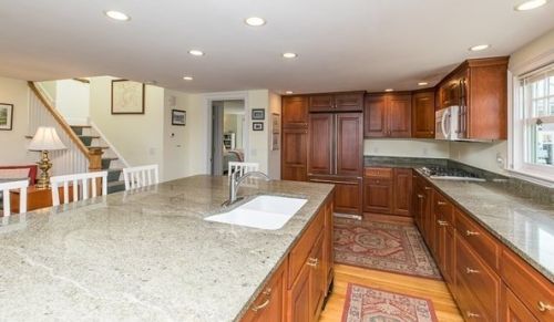 1 Main St, Rockport MA 01966-1513 exterior