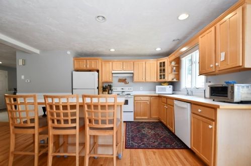 21 Grafton St, Shrewsbury MA  01545-5614 exterior