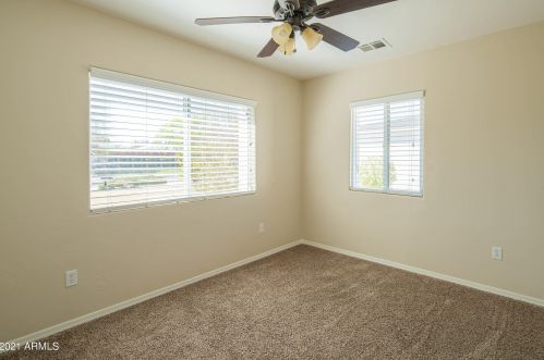 1724 Clarendon Ave, Phoenix AZ 85033-4121 exterior