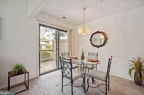 9 Maplewood Ct, West Deptford NJ 08066-2406 exterior